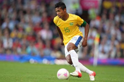 Lateral Alex Sandro jogando pela Seleção Brasileira