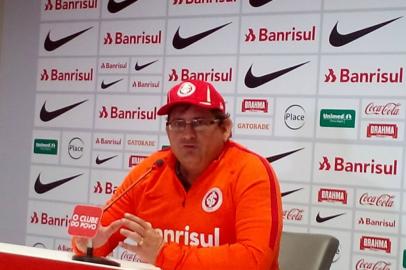 zol - treinador - técnico - inter - guto ferreira 