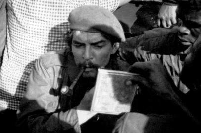  

Picture taken 21 November 1965 of Argentine-born guerrilla leader Ernesto Che Guevara (aka Tatu -number 3 in swahili) shaving on board a barge while crossing the Tanganika Lake from the then Congo Leopoldville (Belgian Congo) to Tanzania, during the withdrawal of forces after a failed campaign in Congo. The campaign had started in April 1965. Next 08 October marks the 40th anniversary of Guevaras death, executed in the jungle by the Bolivian Army.   AFP PHOTO / AFP PHOTO / HO

Editoria: HUM
Local: LAKE TANGANIKA
Indexador: HO
Secao: people
Fonte: AFP