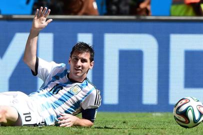 491717319

Argentinas forward Lionel Messi gestures after a fall during a quarter-final football match between Argentina and Belgium at the Mane Garrincha National Stadium in Brasilia during the 2014 FIFA World Cup on July 5, 2014.  AFP PHOTO / FRANCOIS XAVIER MARIT

Editoria: SPO
Local: Brasília
Indexador: FRANCOIS XAVIER MARIT
Secao: sports event
Fonte: AFP
Fotógrafo: STF