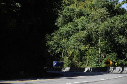  CAMPESTRE DA SERRA, RS, BRASIL, 02/04/2012. Condição das Rodovias no Rio Grande do Sul antes do feriado de Páscoa. Na foto BR-116 em boas condições. (FOTO: MAICON DAMASCENO)Local: Campestre da SerraFonte: Agencia RBS