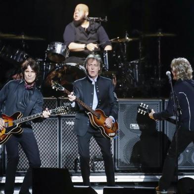 Paul McCartney Concert

Sir Paul McCartney performs in concert during his One on One tour at Hollywood Casino Amphitheatre on July 26, 2017 in Tinley Park, Illinois. / AFP PHOTO / Kamil Krzaczynski

Editoria: ACE
Local: Tinley Park
Indexador: KAMIL KRZACZYNSKI
Secao: culture (general)
Fonte: AFP
Fotógrafo: STR