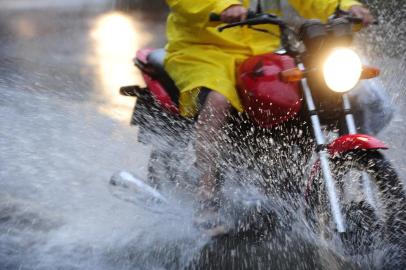  

PORTO ALEGRE, RS, BRASIL, 11-10-2017. Chuva causa transtornos no trânsito. (RONALDO BERNARDI/AGÊNCIA RBS)