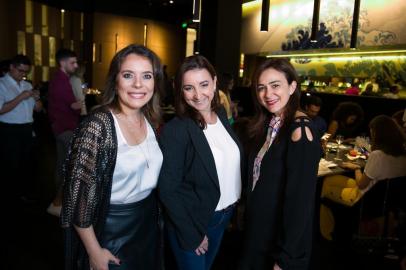  

PORTO ALEGRE - RS- BRASIL. Patricia Rocha, Marcia Ferla e Nailê Santos No restaurante Sakura, o jantar dos  embaixadores do Donna Week Iguatemi que acontece de 25 a 28 de outubro. (FOTO ANDRÉA GRAIZ/REDE SOCIAL)
Indexador: Andrea Graiz