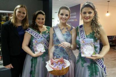  

Comitiva da 3ª Festa Nacional da Lavanda de Morro Reuter em visita à redação de Gaúcha, ZH e DG