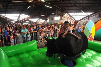  CAXIAS DO SUL, RS, BRASIL, 12/10/2014 - Festa do dia das Crianças, nos Pavilhões da Festa da Uva. (JONAS RAMOS/PIONEIRO)Indexador: JONAS RAMOS                     