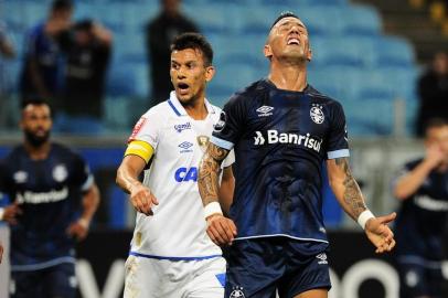  

PORTO ALEGRE, RS, BRASIL - 11/10/2017 - Grêmio e Cruzeiro se enfrentam na Arena do Grêmio pelo Brasileirão. O time de Renato Portaluppi busca não se afastar das primeiras colocações. (Lauro Alves/Agência RBS)