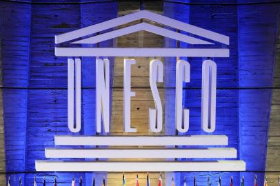 (FILES) This file photo taken on September 14, 2011 shows a logo of the United Nations Educational, Scientific and Cultural Organization (UNESCO) displayed in front of the organization headquarters.
The head of UNESCO Irina Bokova voiced profound regret on October 12, 2017 over a decision by the United States to withdraw from the UN culture and education body which she called a loss to multilateralism. / AFP PHOTO / Miguel MEDINA