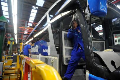  CAXIAS DO SUL, RS, BRASIL 15/08/2017Linha de produção de ônibus da Marcolopo. (Felipe Nyland/Agência RBS)