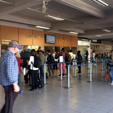 Rodoviária de Caxias do Sul registra grande movimento no feriadão