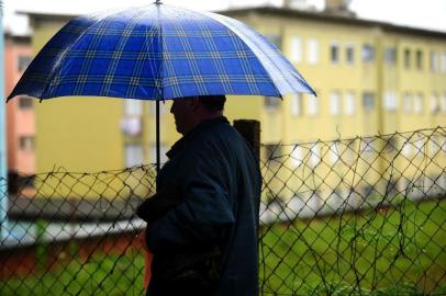  CAXIAS DO SUL, RS, BRASIL, 12/10/2017. Chuva em Caxias do Sul. (Diogo Sallaberry/Agência RBS)