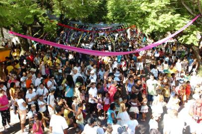 *** Rua do Perdão - Cynthia Vanzella ***
Volta do antigo carnaval da Rua do Perdão (na rua da República, bairro Cidade Baixa).