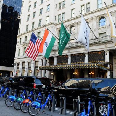 New York

2713762 09/28/2015 The Plaza Hotel in New York. Natalia Seliverstova/RIA Novosti
Local: New York
Indexador: Natalia Seliverstova
Secao: Economics & business
Fonte: RIA Novosti
Fotógrafo: STF