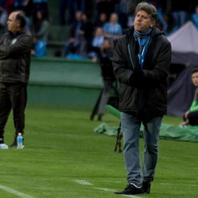 Coritiba x Grêmio

CURITIBA, PR - 15.10.2017: CORITIBA X GRÊMIO - Técnico Renato Portaluppi durante Coritiba x Grêmio, partida válida pela 28ª rodada do Campeonato Brasileiro 2017, realizada no Estádio Major Antonio Couto Pereira em Curitiba, PR. (Foto: Reinaldo Reginato/Fotoarena/Lancepress!)

Editoria: SPO
Indexador: Reinaldo Reginato
Fonte: Agência Lancepress!