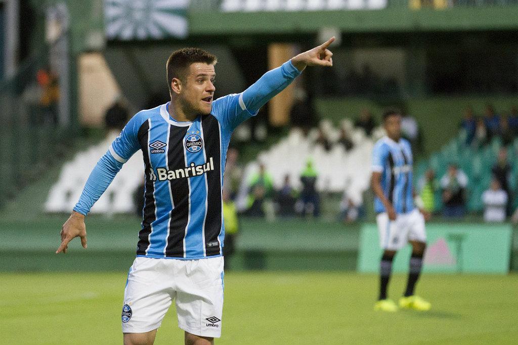 Grêmio vira sobre o Coritiba e vai para a final do Sul-Brasileiro