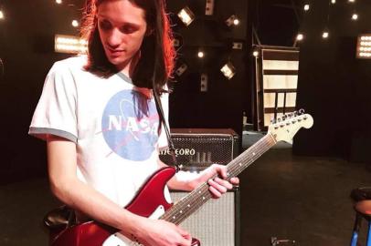 Erick Endres, guitarra roubada durante a Festa Nacional da Música, na Redenção, em Porto Alegre