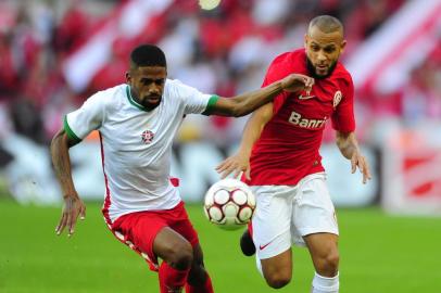  

PORTO ALEGRE, RS, BRASIL, 01/07/2017: No Estádio Beira-Rio, Inter recebe o Boa Esporte pela 11ª rodada da Série B do Brasileirão. (Foto: Félix Zucco/Agência RBS)
Na Foto, Carlinhos.