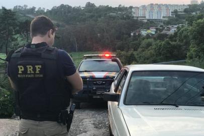 Veículo roubado é recuperado pela PFR em Bento Gonçalves