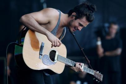 ATLANTIDA, RS, BRASIL - 03/02/2017 : Tiago Iorc se apresenta no primeiro dia do Planeta Atlântida 2017, o maior festival de música do sul do Brasil. (FOTO: BRUNO ALENCASTRO/AGÊNCIA RBS)