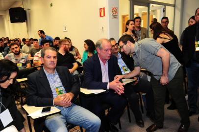  CAXIAS DO SUL, RS, BRASIL, 18/10/2017. Ciro Gomes (PDT), em palestra no Bloco J da UCS. (Porthus Junior/Agência RBS)