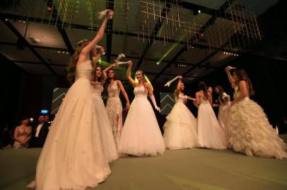  

PORTO ALEGRE, RS, BRASIL - 2017.10.21 - Baile de Debutantes da Casa NTX. Desfile das debutantes.  (Foto: ANDRÉ ÁVILA/ Agência RBS)