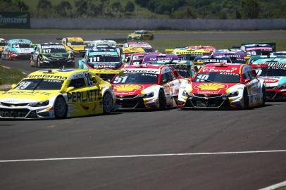  

VIAMÃO, RS, BRASIL, 22-10-2017. Corrida da Stock Car no Tarumã. (JEFFERSON BOTEGA/AGÊNCIA RBS)