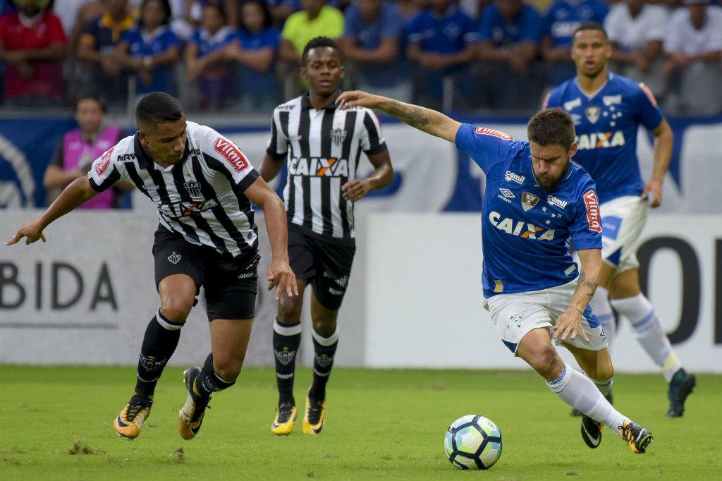 Galo' vira com Cazares e Fred e volta a vencer em casa no Brasileirão