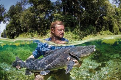 Amazônia Selvagem de Richard Rasmussen - Uma Aventura na Floresta pelas Lentes de Marcio Lis , de Richard Rasmussen e Marcio Lisa. Editora Photos, 248 págs. Lançamento e sessão de autógrafos em Florianópolis no dia 21/7