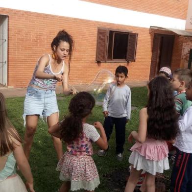 Casa Arapoti, em Caxias, celebra a Festa da Primavera