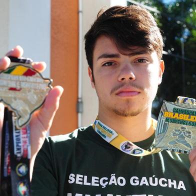  Caxias do Sul, RS, Brasil (23/10/2017). Leonardo Rodrigues de Matos foi campeão brasileiro juvenil, na categoria 63,5kg, de Muay Thai Boran. Competição foi disputada em Ribeirão Preto-SP. (Roni Rigon/Pioneiro).