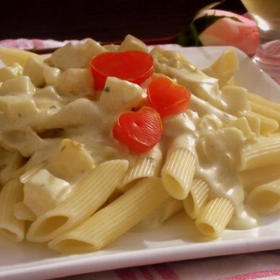 Penne ao molho de pera e gorgonzola