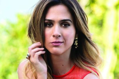 Tatá Werneck é a capa da revista Claudia de setembro de 2017