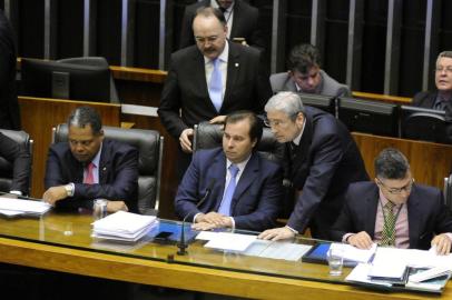 Análise da denúncia contra Michel Temer e ministros. Atrás do presidente Rodrigo Maia (DEM), o deputado federal Mauro Pereira (PMDB), de Caxias do Sul