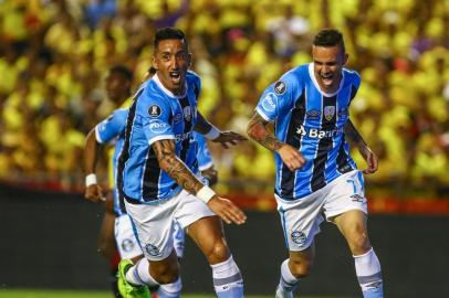 Gremio x Barcelona

RS - FUTEBOL/CONMEBOL LIBERTADORES BRIDGESTONE 2017 /GREMIO X BARCELONA - ESPORTES - Lance da partida entre Gremio e Barcelona disputada na noite desta quarta-feira, no Estadio Monumental Isidro Romero, em Guayaquil valida pelas semifinal da Conmebol Libertadores Bridgestone 2017. FOTO: LUCAS UEBEL/GREMIO FBPA

Editoria: SPO
Indexador: Lucas Uebel
Secao: futebol
Fonte: Gremio.net
Fotógrafo: Gremio x Barcelona