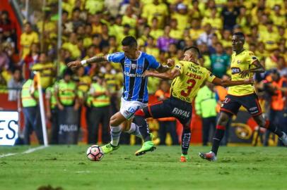 Gremio x Barcelona

RS - FUTEBOL/CONMEBOL LIBERTADORES BRIDGESTONE 2017 /GREMIO X BARCELONA - ESPORTES - Lance da partida entre Gremio e Barcelona disputada na noite desta quarta-feira, no Estadio Monumental Isidro Romero, em Guayaquil valida pelas semifinal da Conmebol Libertadores Bridgestone 2017. FOTO: LUCAS UEBEL/GREMIO FBPA

Editoria: SPO
Indexador: Lucas Uebel
Secao: futebol
Fonte: Gremio.net
Fotógrafo: Gremio x Barcelona