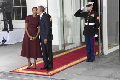 SPOUSE-FEILER-LSPR-101717

President Barack Obama and first lady Michelle Obama at the White House in Washington, Jan. 20, 2017. Feeling that your partner is your best friend may signal a healthy sense of security, or could be a red flag for âa lot of conflict avoidance.â (Stephen Crowley/The New York Times) 

Editoria: L
Local: WASHINGTON
Indexador: STEPHEN CROWLEY
Fonte: NYTNS
Fotógrafo: STF