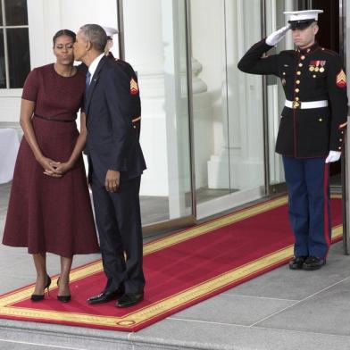 SPOUSE-FEILER-LSPR-101717

President Barack Obama and first lady Michelle Obama at the White House in Washington, Jan. 20, 2017. Feeling that your partner is your best friend may signal a healthy sense of security, or could be a red flag for âa lot of conflict avoidance.â (Stephen Crowley/The New York Times) 

Editoria: L
Local: WASHINGTON
Indexador: STEPHEN CROWLEY
Fonte: NYTNS
Fotógrafo: STF