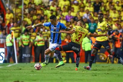 Gremio x Barcelona

RS - FUTEBOL/CONMEBOL LIBERTADORES BRIDGESTONE 2017 /GREMIO X BARCELONA - ESPORTES - Lance da partida entre Gremio e Barcelona disputada na noite desta quarta-feira, no Estadio Monumental Isidro Romero, em Guayaquil valida pelas semifinal da Conmebol Libertadores Bridgestone 2017. FOTO: LUCAS UEBEL/GREMIO FBPA

Editoria: SPO
Indexador: Lucas Uebel
Secao: futebol
Fonte: Gremio.net
Fotógrafo: Gremio x Barcelona