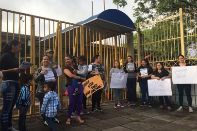 protesto; greve; escola