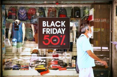  

PORTO ALEGRE, RS - BRASIL 24.11.2016 -  Black Friday nas lojas de Porto Alegre (FOTO: FELIPE NOGS/ AGÊNCIA RBS)