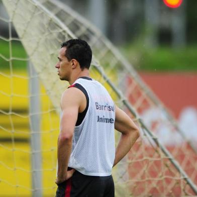  

PORTO ALEGRE, RS, BRASIL, 18-10-2017: Treino do Inter no CT Parque Gigante, após confronto com o BOA em Varginha pela Série B do Campeonato Brasileiro (FOTO FÉLIX ZUCCO/AGÊNCIA RBS, Editoria de Esportes).
Na foto, Leandro Damião.