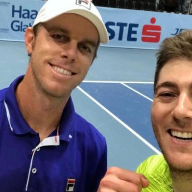 O americano Sam Querrey e o gaúcho Marcelo Demoliner estão na decisão do ATP 500 de Viena.