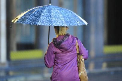  

Pancadas de chuva atingem Porto Alegre nesta sexta-feira.