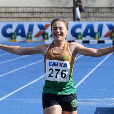 PORTO ALEGRE: Helen Spadari, do AMO, de Santa Cruz do Sul, foi campeã dos 3.000m com obstáculos no Campeonato Brasileiro sub-23 de atletismo, disputado na Sogipa.