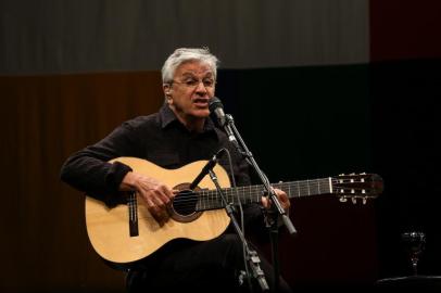  

Porto Alegre, RS. Show dos cantores Gilberto Gil e Caetano Veloso no Auditório Araújo Viana. Fotos Júlio Cordeiro Ag. RBS. 28/08/2015