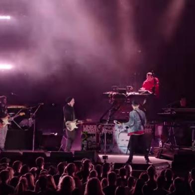 Linkin Park faz show em homenagem a Chester Bennington