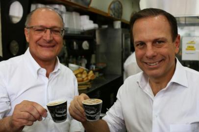 Disputando vaga na presidência, governador de São Paulo, Geraldo Alckmin, e o o prefeito João Doria  