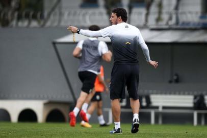  Elano comanda treinamento do SantosIndexador: Neto Tuareg