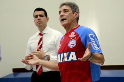 Paulo Cezar Carpegiani é anunciado como novo técnico do Bahia.