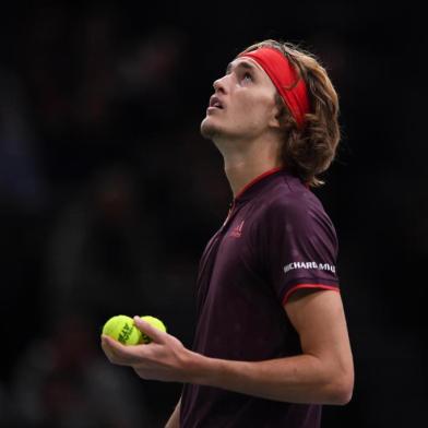  

Germanys Alexander Zverev reacts during his second round match against Netherlands Robin Haase at the ATP World Tour Masters 1000 Indoor tennis tournament on November 1, 2017 in Paris. / AFP PHOTO / CHRISTOPHE ARCHAMBAULT

Editoria: SPO
Local: Paris
Indexador: CHRISTOPHE ARCHAMBAULT
Secao: tennis
Fonte: AFP
Fotógrafo: STF